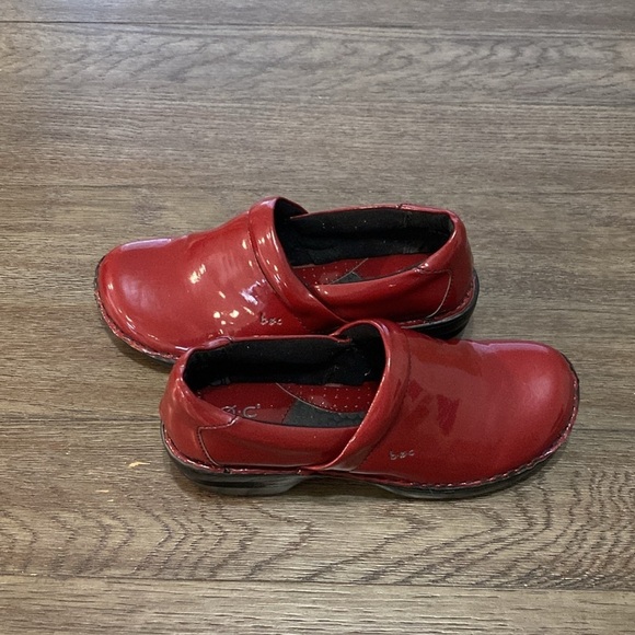 BOC Clogs Born Concept Margaret Red Clogs Patent Shoes Size 10/42 - Picture 12 of 12